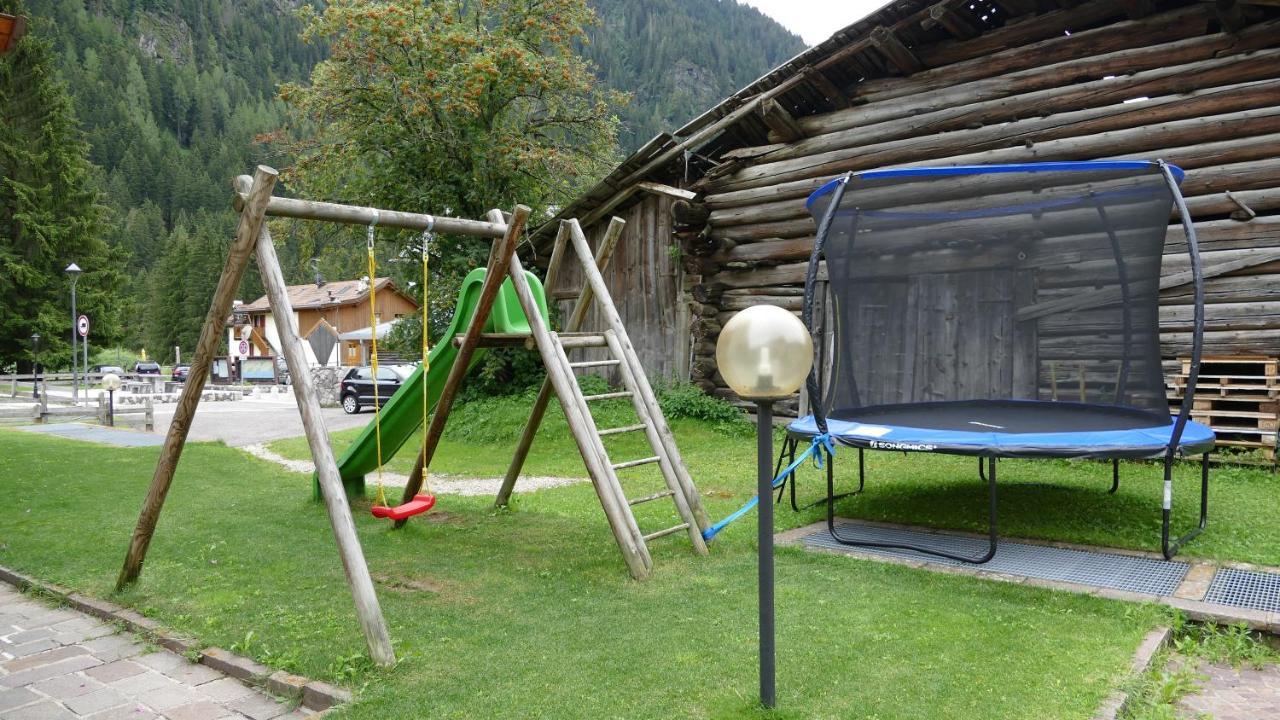 Villa Artic Apartments Campitello di Fassa Luaran gambar